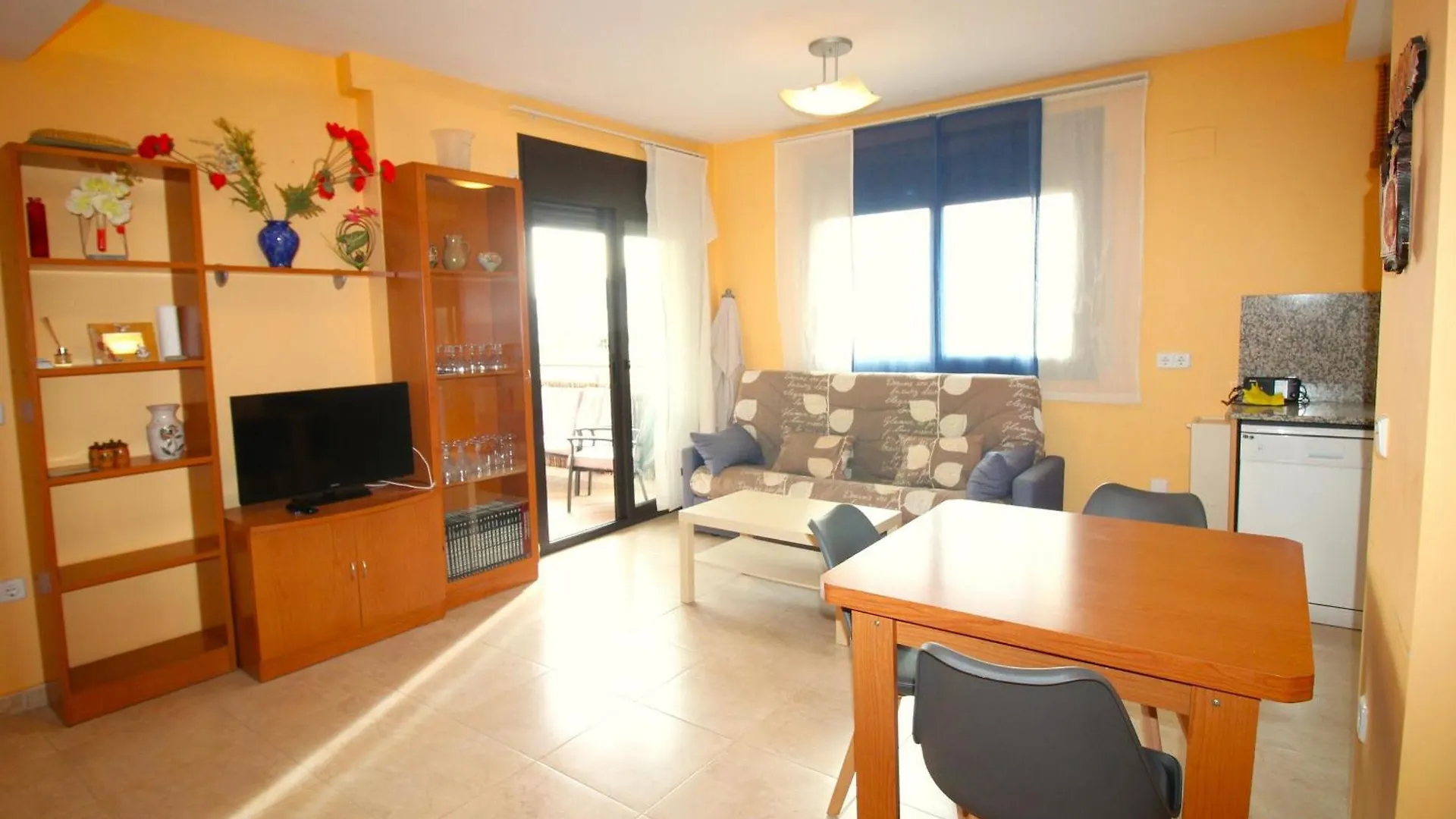 Sant Jordi - Apartamento Con Vistas La Montana, Piscina Comunitaria Y Garaje. - Es-228-44 Llança Apartmán