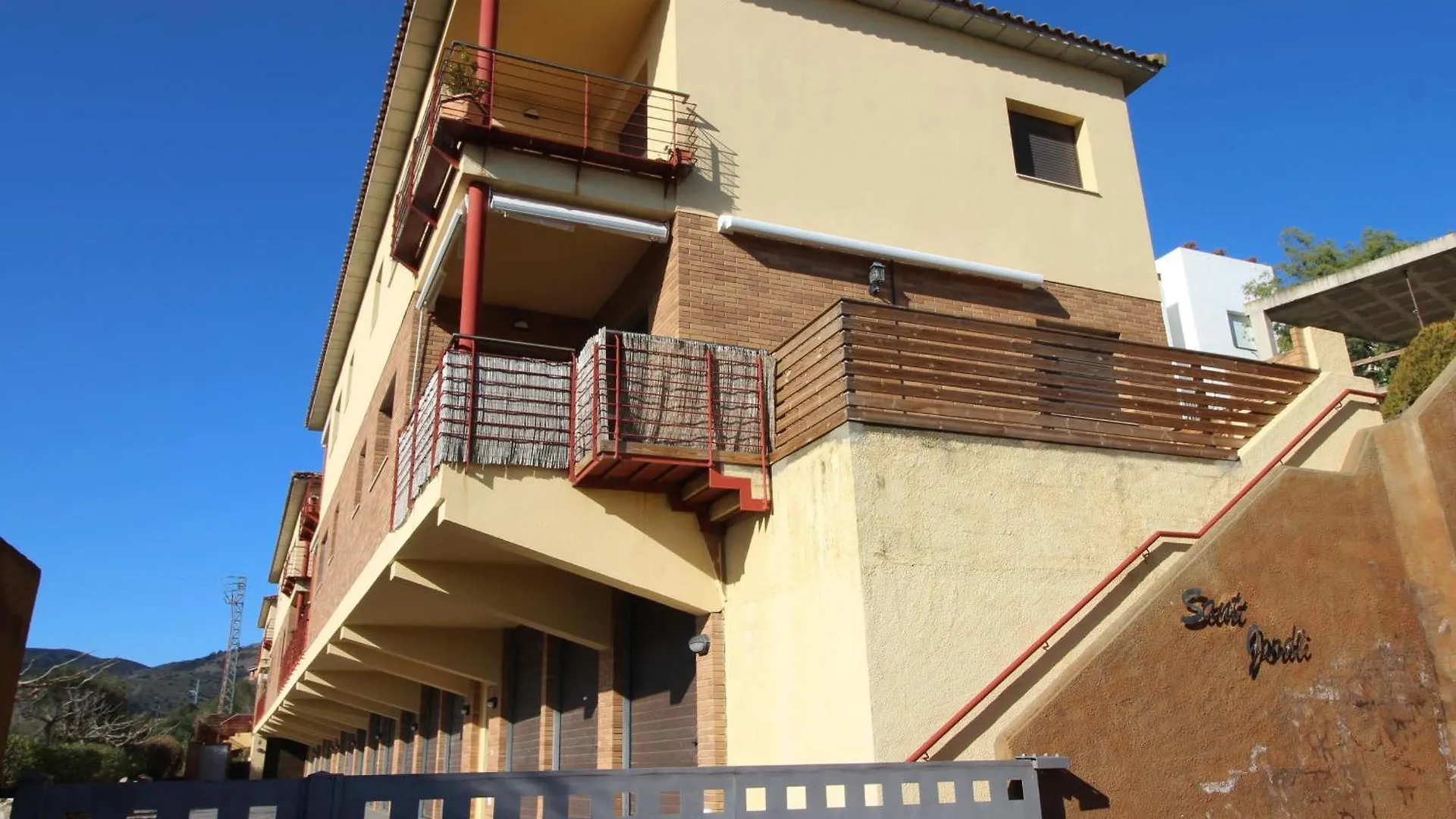 Apartmán Sant Jordi - Apartamento Con Vistas La Montana, Piscina Comunitaria Y Garaje. - Es-228-44 Llança