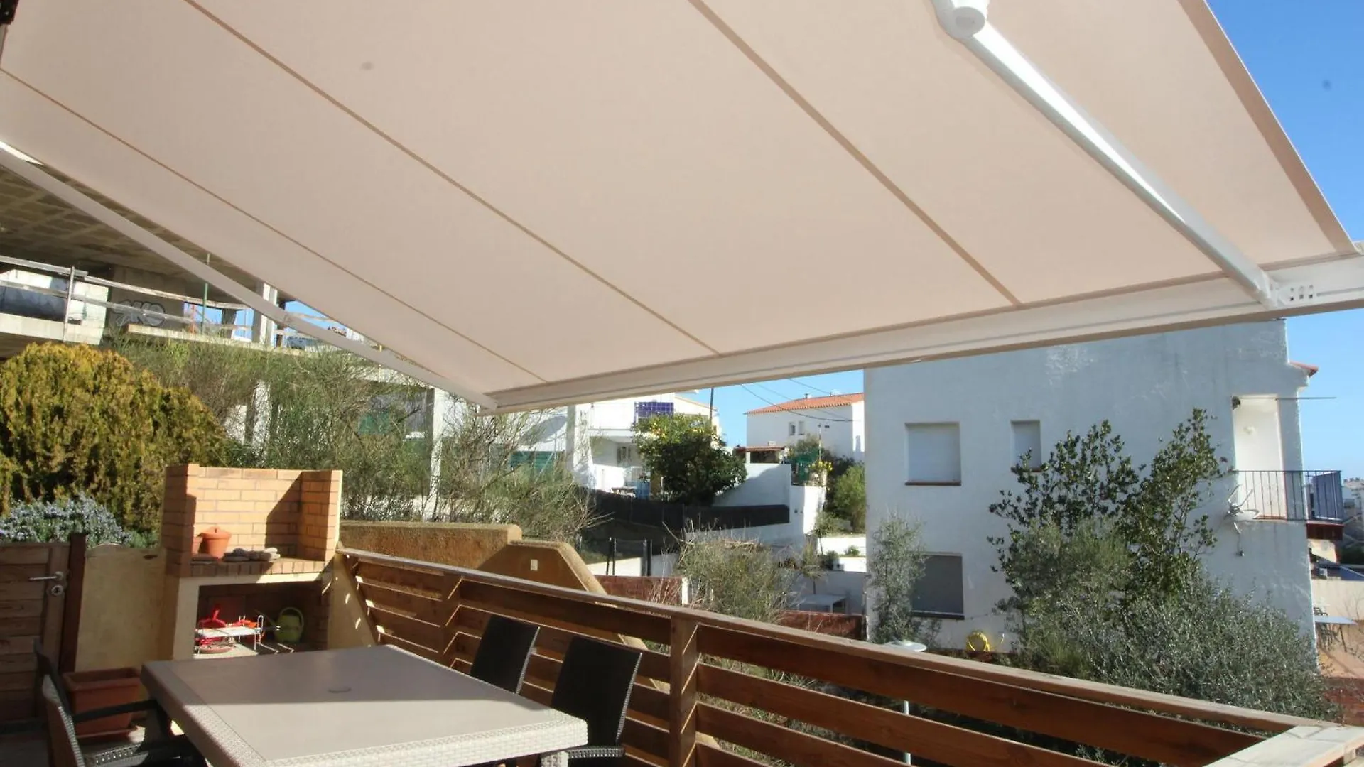 Sant Jordi - Apartamento Con Vistas La Montana, Piscina Comunitaria Y Garaje. - Es-228-44 Llanca Spain