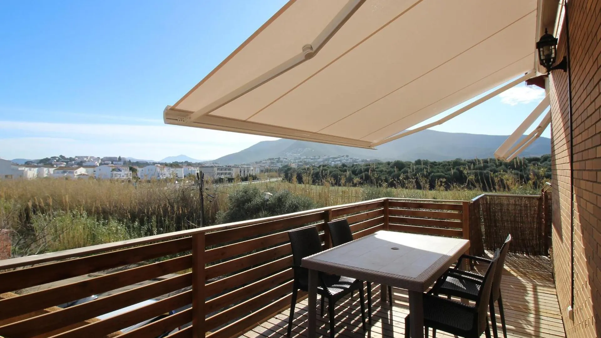 Sant Jordi - Apartamento Con Vistas La Montana, Piscina Comunitaria Y Garaje. - Es-228-44 Llanca
